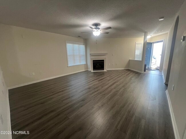 Building Photo - 4130 Breezewood Dr