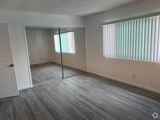 Building Photo - 3618 Del Amo Blvd