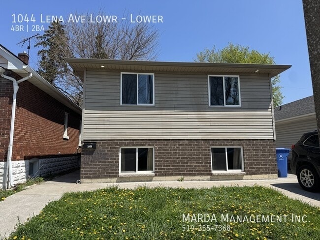 Building Photo - MODERN 4 BED/2 BATH LOWER UNIT- WEST END + 50% OF UTILITIES