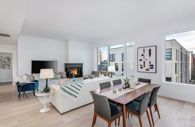 Building Photo - Urban-Chic 2 Bed+BONUS 2.5 Bath Pearl Dist...