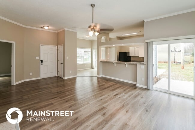 Building Photo - 14930 Rothwell Dr