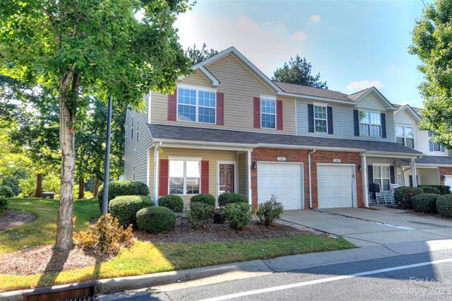 Foto del edificio - 242 Tail Race Ln