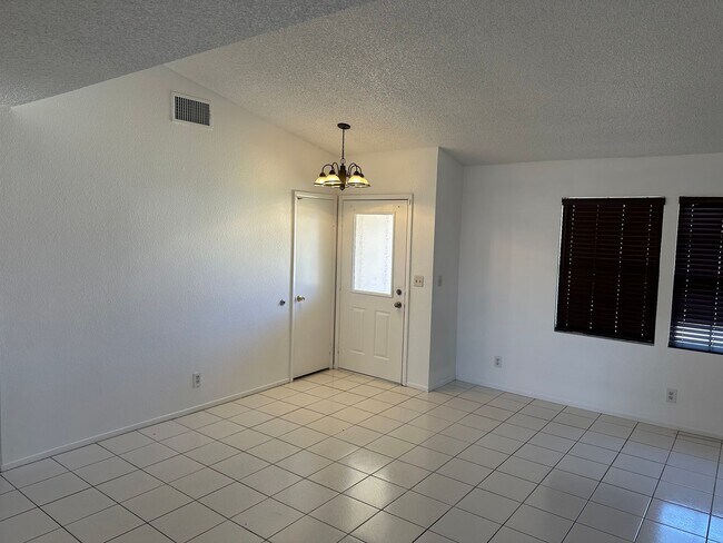 Foto del edificio - 7703 Salishan Dr
