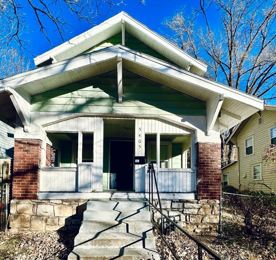 2 Bedroom 1 Bath Home For Rent!!! *** 1/2 House Rental in Kansas City, MO