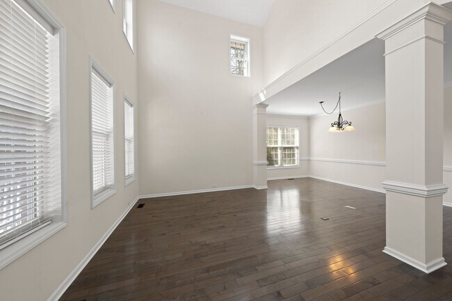 Building Photo - July Move-in, Cary Park!