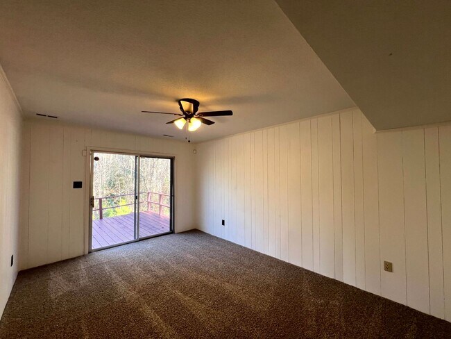 Building Photo - 1632 Tryon Drive ~ Englewood Sec 02