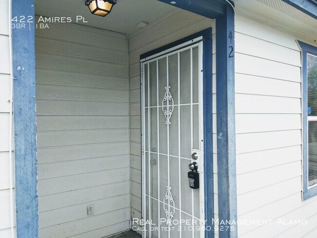 Foto del edificio - 422 Amires Pl