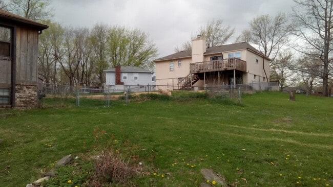 Building Photo - COMING SOON! Beautiful 3 Bedroom House in ...