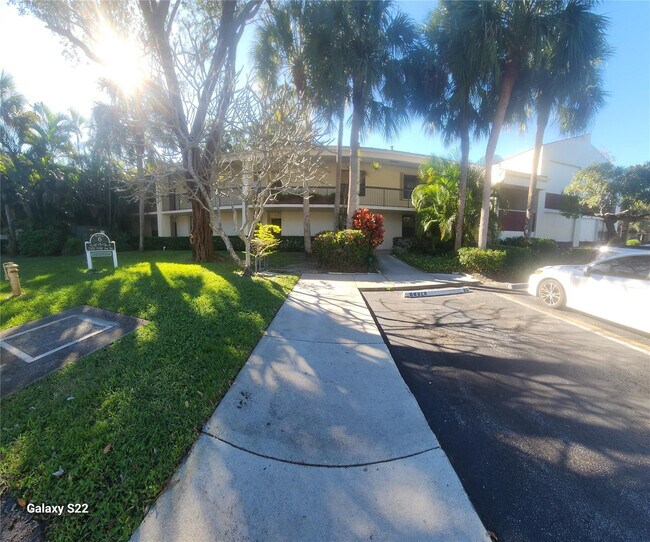 Foto del edificio - 7300 NW 1st St