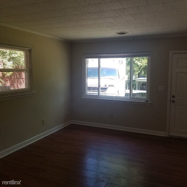 Building Photo - 3222 Gleason Dr