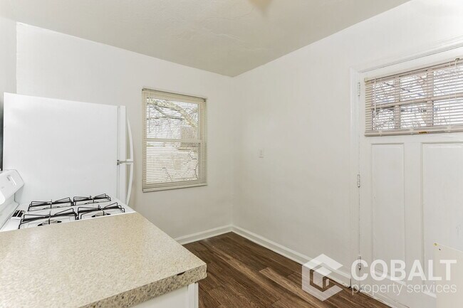 Foto del edificio - 1982 Rockledge Rd NE