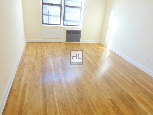 Foto del edificio - 2611 E 13th St