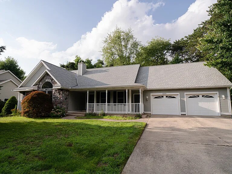 Primary Photo - 6475 Castle Ave