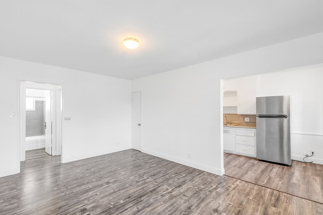 Foto del edificio - 1805 W 80th St