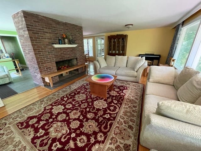 sala de estar - 419 Triphammer Rd