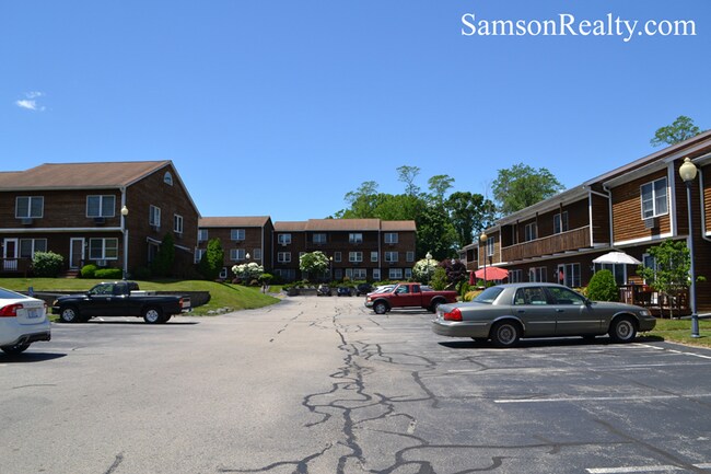 Foto del edificio - 200 Post Rd