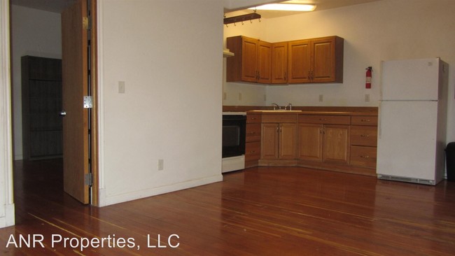 Foto del edificio - 1 br, 1 bath Apartment - 19 E Main