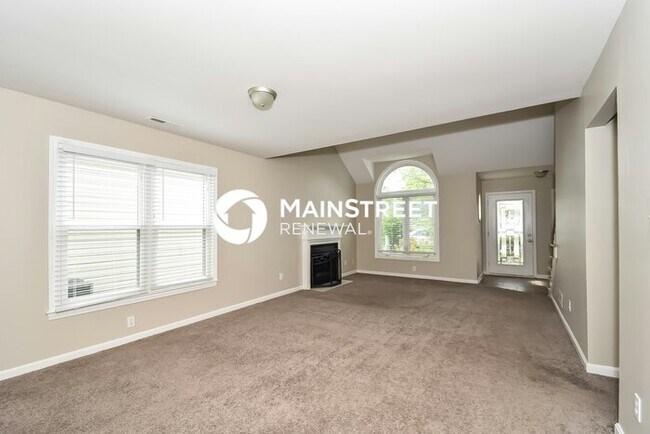 Building Photo - 2 Bedroom Pet-Friendly Home in Louisville, KY with Main Street Renewal