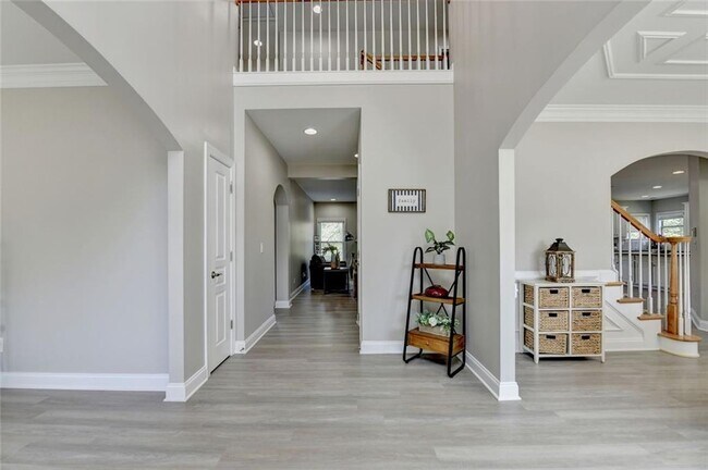Building Photo - 4805 Shelbourne Dr