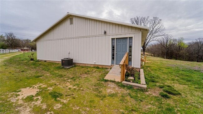 Building Photo - 20289 W Hwy 62