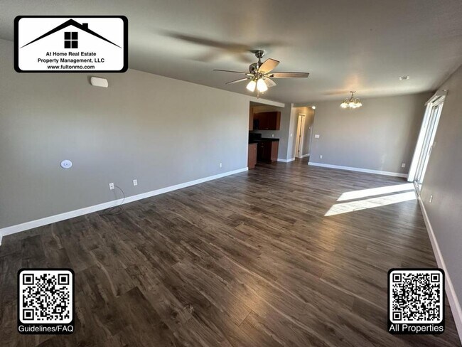 Building Photo - 1306 Preston