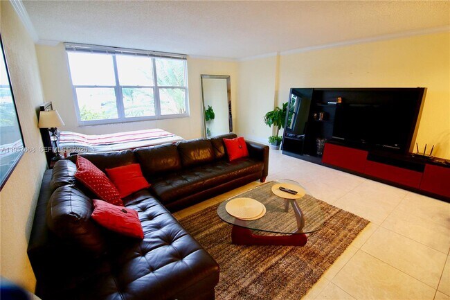 Foto del edificio - 2501 S Ocean Dr