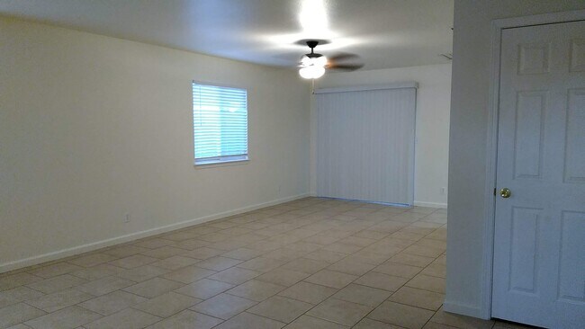 Building Photo - 2146 Blossom Ave