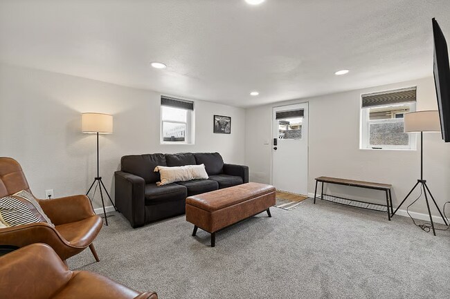 Foto del edificio - 718 East Blvd