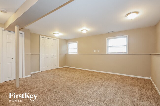 Foto del edificio - 27W040 Hickory Ln