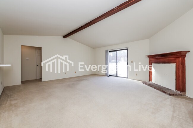 Foto del edificio - 6850 Deer Bluff Dr