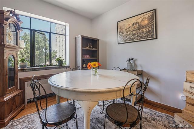 Foto del edificio - 1000 E 8th Ave