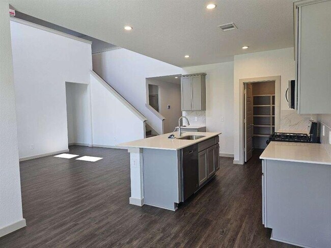 Foto del edificio - 7810 Cattlewood Pass