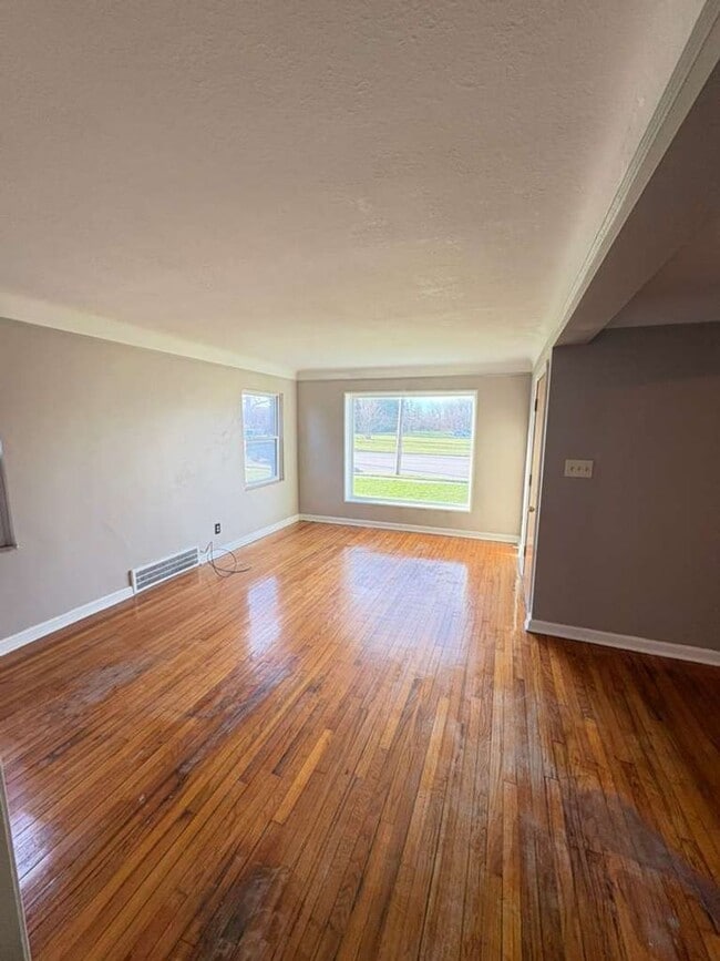 Building Photo - 18015 Harvard Ave