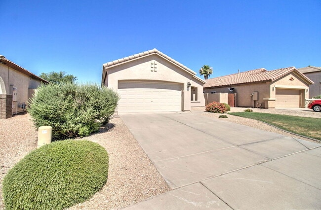 Building Photo - 1000 S Roanoke St