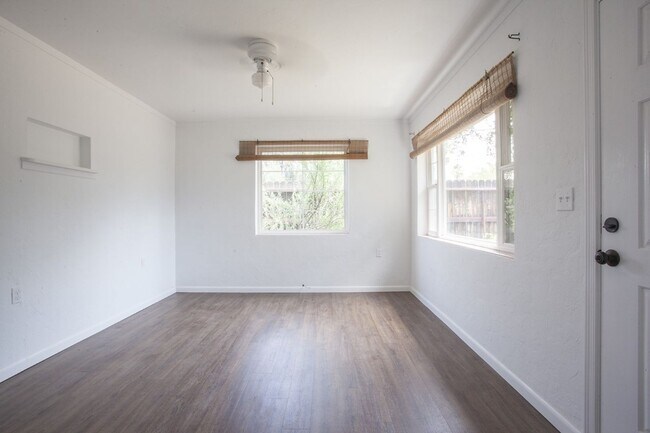 Building Photo - 2316 N Richey Blvd