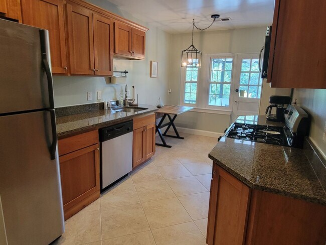 Foto del edificio - Fabulous, Furnished, Spacious 2BR with balcony in Alexandria