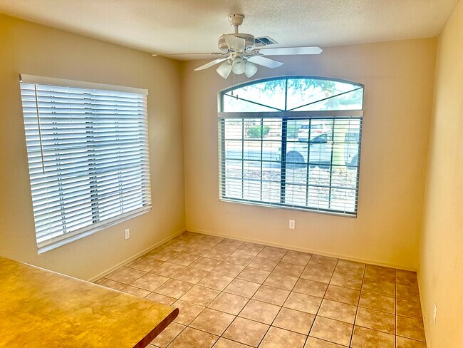 Building Photo - 12934 W Hearn Rd