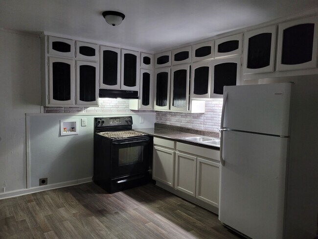Kitchen - 301 Overlook Dr