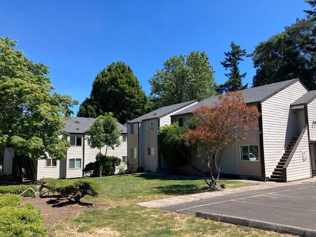 Foto del edificio - 11102-11130 SW 62nd Ave