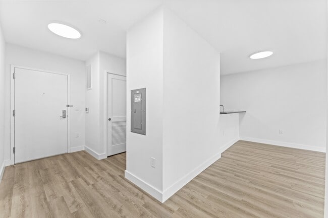 Building Photo - 416 Highland Ave