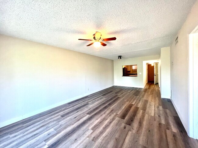 Foto del edificio - 120 Sparrow Dr