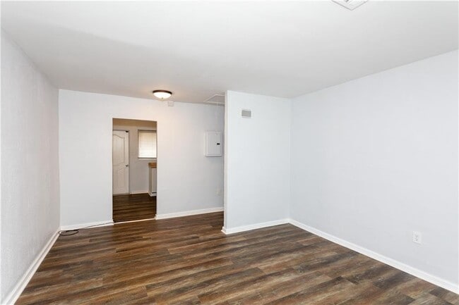 Foto del edificio - 560 Winton Terrace NE