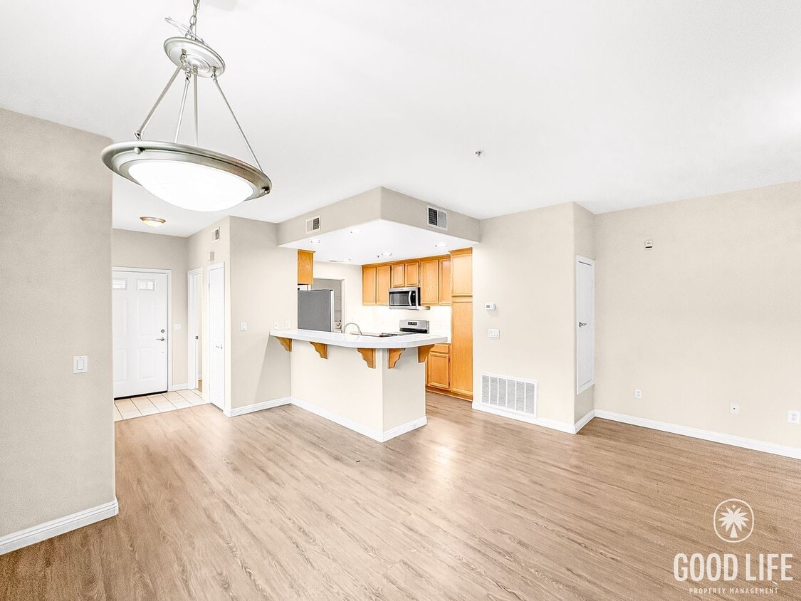 Primary Photo - Beautiful 2Bd/2Ba Available In Sabre Springs