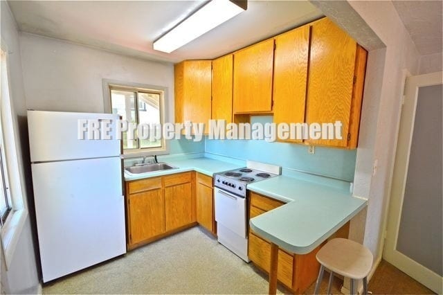 Building Photo - 1702 E Woodside Dr