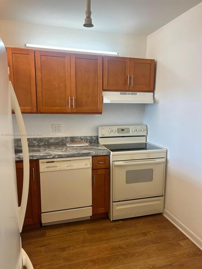 Foto del edificio - 1470 NE 123rd St