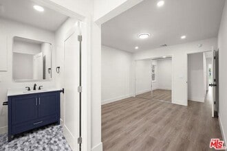 Building Photo - 438 12th St