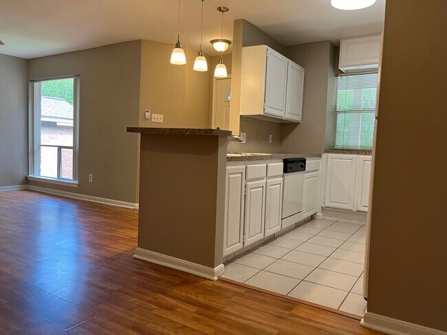 Kitchen - 2401 Sycamore Ave