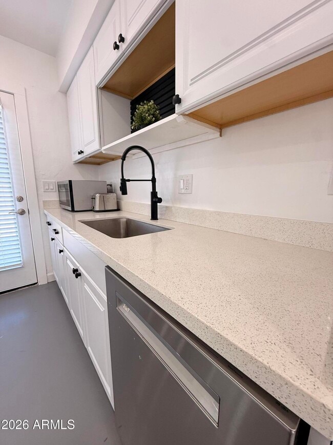 Building Photo - 2708 N Dayton St