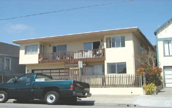 Building Photo - 570 Railroad Ave