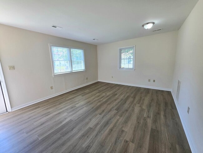 Foto del edificio - Move In Ready 3 Bedroom Ranch!
